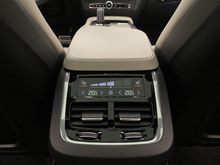 Volvo V90 B6 AWD R-DESIGN AUT 1.maj.