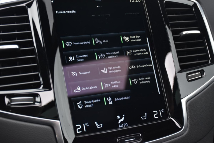 Volvo XC90 B5 AWD R-Design REZERVACE