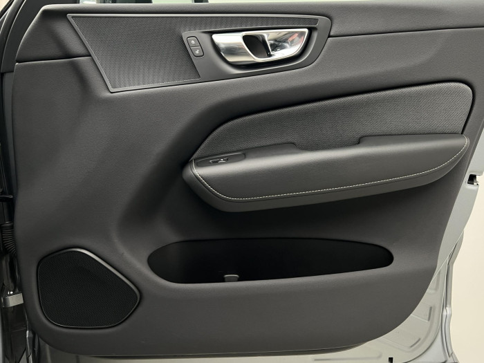 Volvo XC60 B4 R-DESIGN AUT