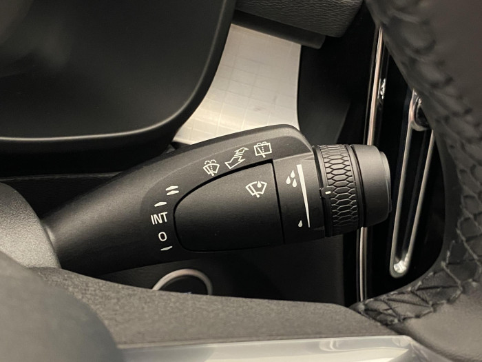 Volvo XC40 B3 DARK PLUS AUT CZ