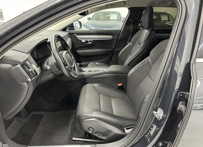 Volvo V90 D4 AWD MOMENTUM AUT REZERVACE 2.0 d Momentum