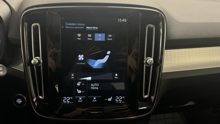 Volvo XC40 T4 AWD MOMENTUM AUT REZERVACE 2.0 Momentum