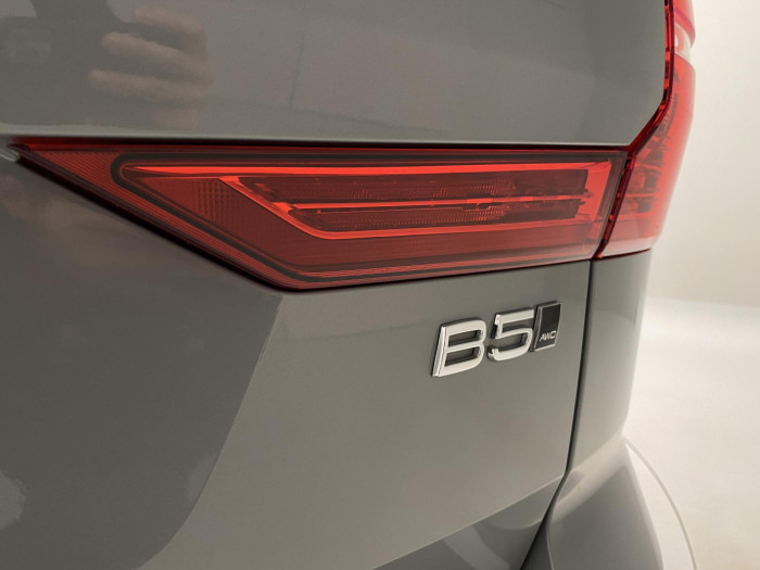 Volvo XC60 B5 AWD PLUS DARK AUT CZ 1.maj