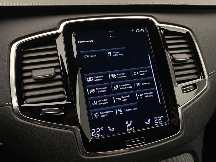 Volvo XC90 B5 AWD R-DESIGN AUT REZERVACE