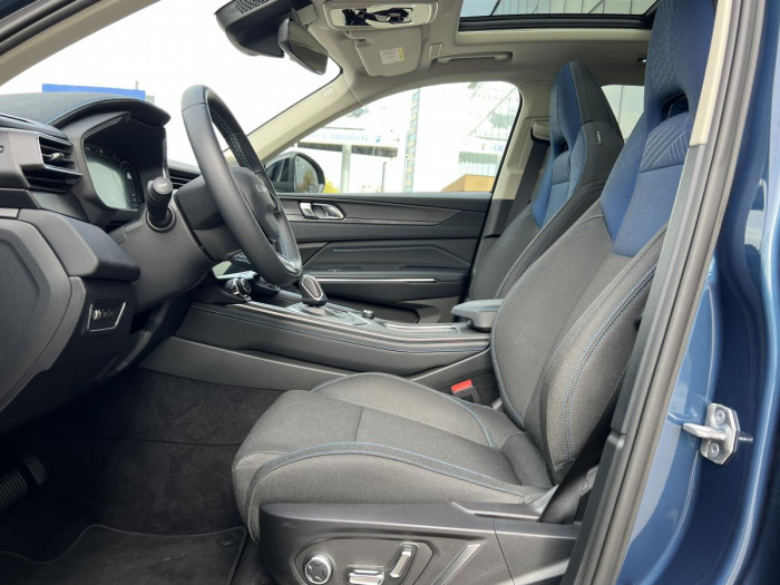 Lynk & Co 01 PHEV DCT Aut 1.maj.