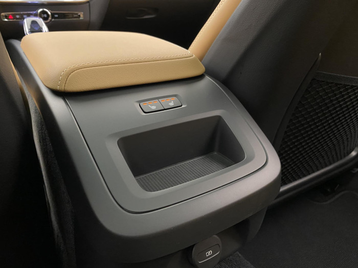 Volvo V60 B4 AUT DARK PLUS