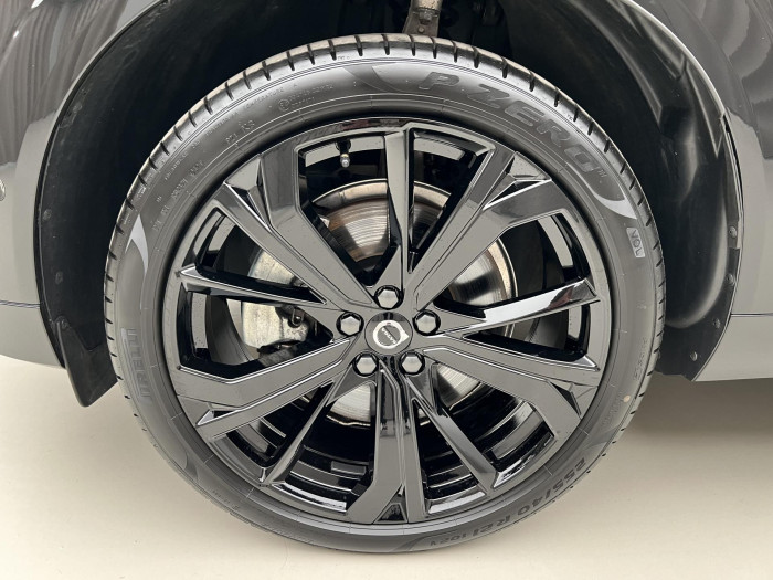 Volvo XC60 B5 AWD BLACK EDITION AUT 1.maj 2.0 Edition