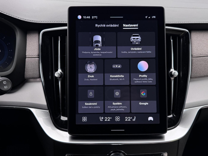 Volvo XC90 B5 AWD CORE AUT CZ 1.maj