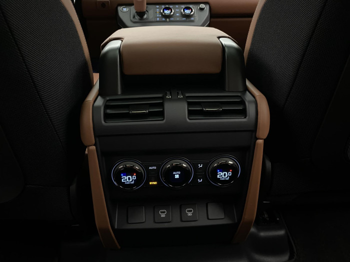 Land Rover Defender P635 OCTA AWD AUT