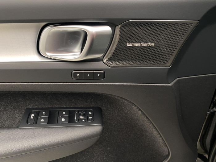 Volvo XC40 B4 AUT PLUS BLACK EDITION