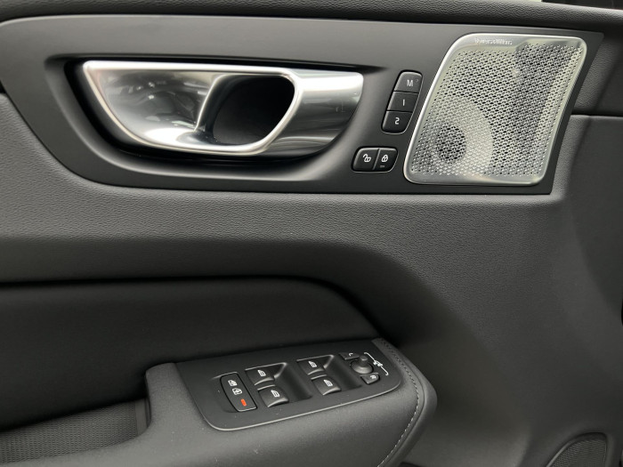 Volvo XC60 T8 AWD RECHARGE BLACK ULTRA