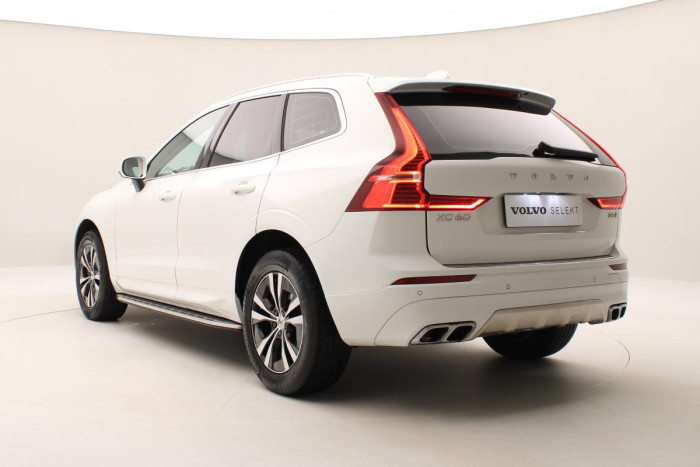 Volvo XC60 B5 AWD MOMENTUM - REZERVACE 2.0 Momentum