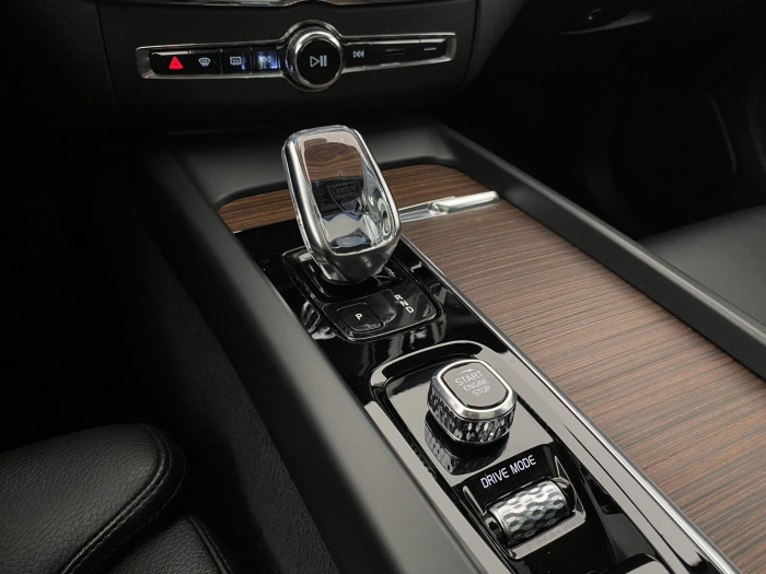 Volvo XC60 B4 AWD INSCRIPTION REZERVACE