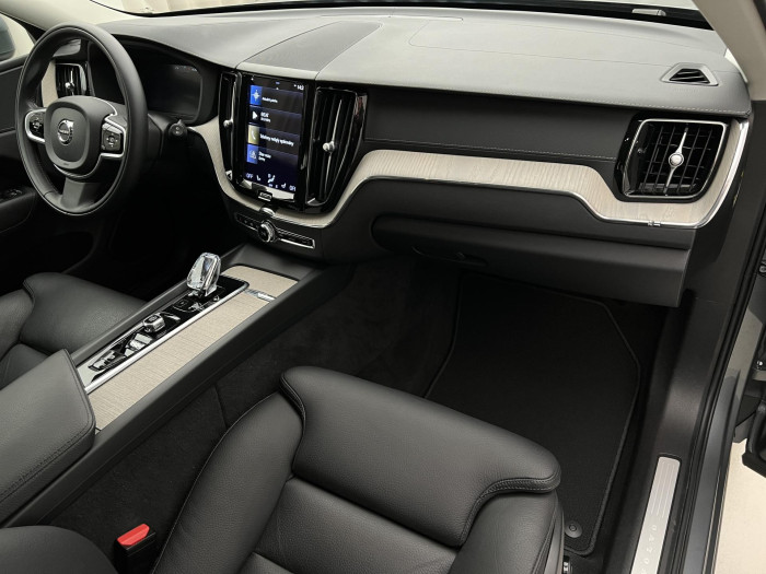 Volvo XC60 B5 AWD INSCRIPTION AUT CZ