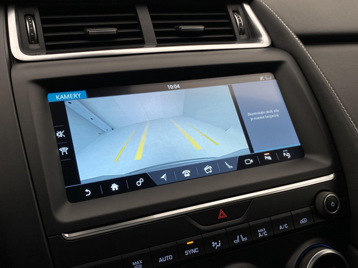 Jaguar E-Pace AWD R-DYNAMIC SE REZERVACE 2.0 Dynamic SE