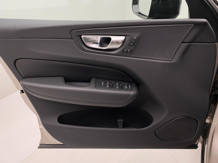 Volvo XC60 B5 AWD DARK PLUS AUT CZ