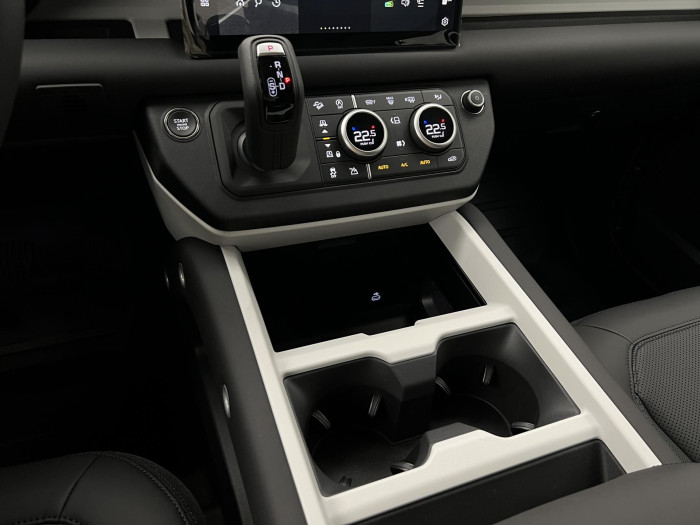 Land Rover Defender 110 D200 S AWD Aut REZERVACE 3.0 d