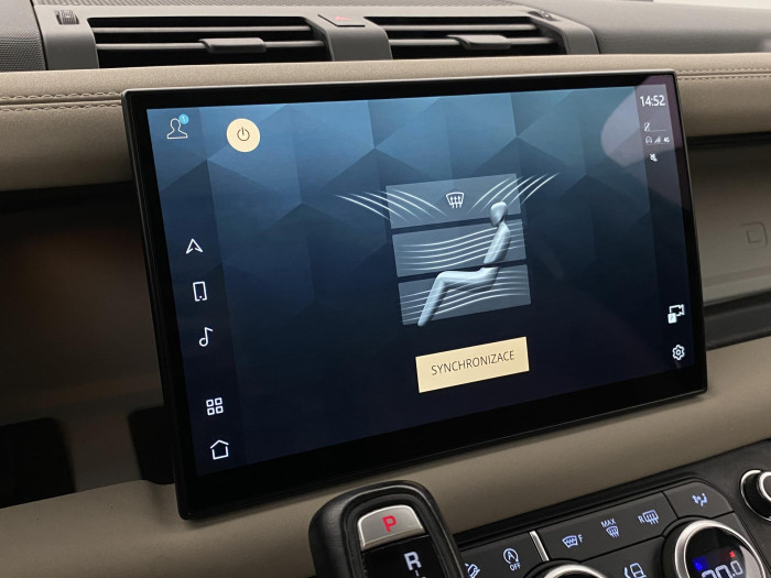 Land Rover Defender D250 AWD SE AUT CZ 3.0 d SE