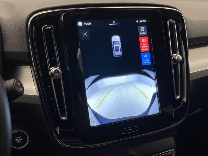 Volvo XC40 B3 DARK PLUS AUT CZ