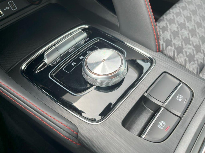 MG ZS EV EXCITE 70kWh REZERVACE!