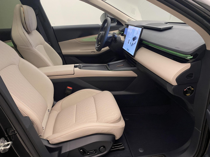 Lynk & Co 08 MORE PHEV