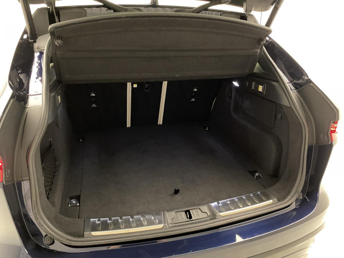 Jaguar F-Pace P250 AWD R-DYNAMIC REZERVACE 2.0 Dynamic