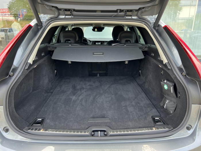Volvo V90 CROSS COUNTRY D4 AWD Aut 1.maj 2.0 d