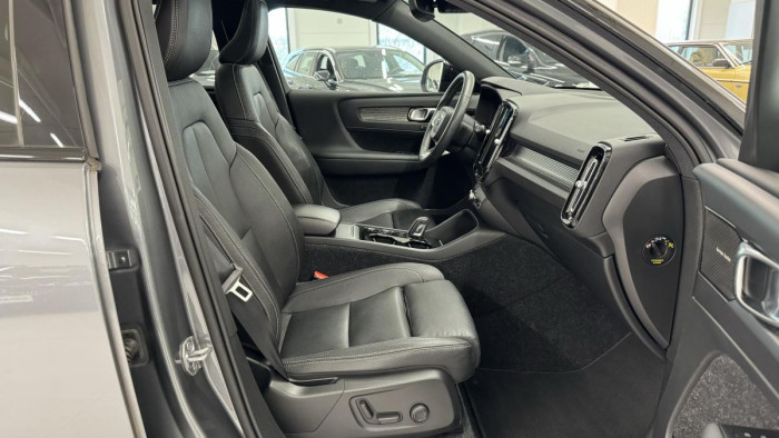 Volvo XC40 D4 AWD R-DESIGN REZERVACE 2.0 d