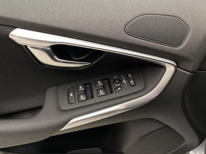 Volvo V40 D3 MOMENTUM AUT 2.0 d Momentum