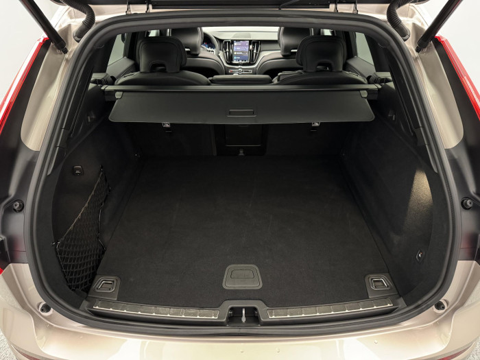 Volvo XC60 B5 AWD DARK PLUS