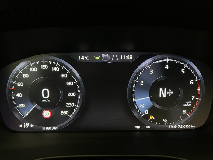 Volvo XC40 T3 R-DESIGN