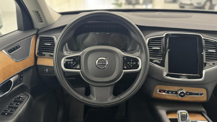 Volvo XC90 B5 AWD INSCRIPTION REZERVACE