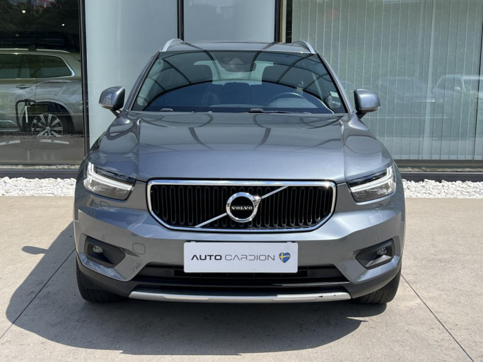 Volvo XC40 D4 AWD MOMENTUM Aut REZERVACE 2.0 d Momentum