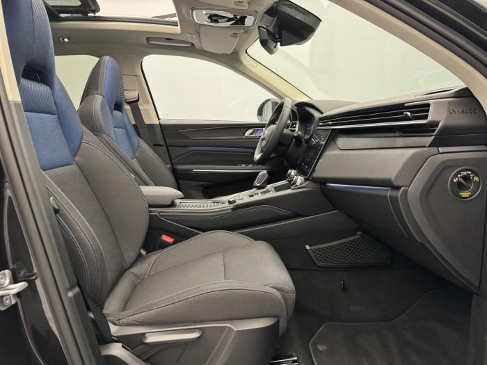 Lynk & Co 01 PHEV DCT AUT 1.maj