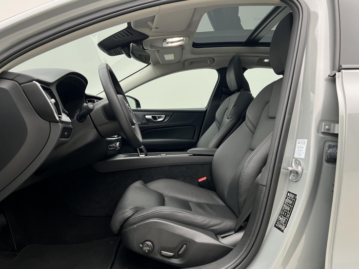 Volvo S60 B5 AWD ULTIMATE DARK AUT 1.maj