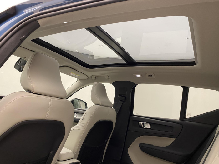 Volvo XC40 B4 DARK ULTRA AUT CZ