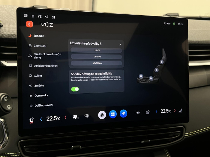 Lynk & Co 01 MORE PHEV