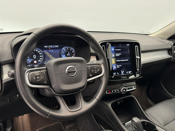 Volvo XC40 T4 MOMENTUM PRO AUT CZ 2.0 Momentum