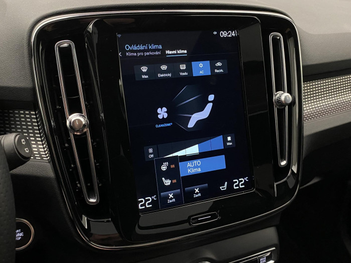 Volvo XC40 B4 AWD R-DESIGN AUT 1.maj