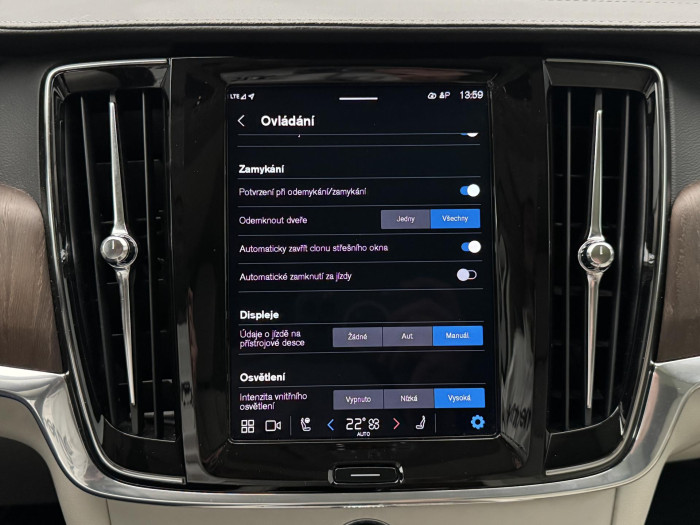 Volvo V90 CC B5 AWD PRO AUT REZERVACE 2.0 CC CC