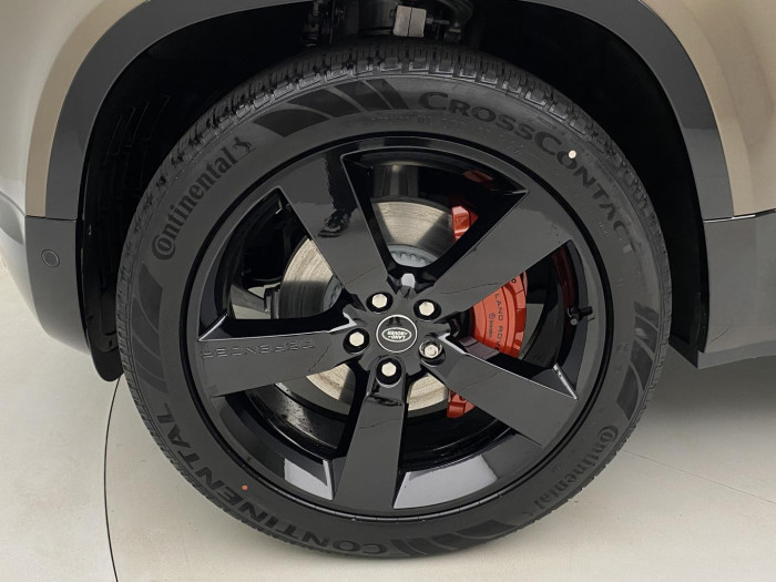 Land Rover Defender 110 D300 X AWD REZERVACE 3.0 d