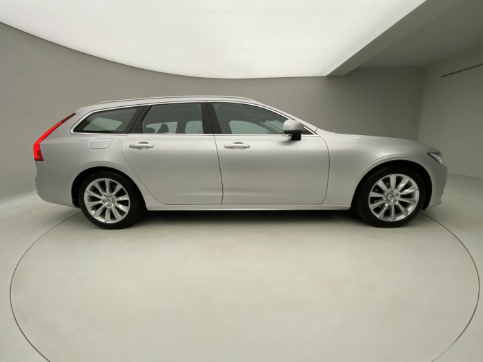 Volvo V90 D4 AWD MOMENTUM REZERVACE 2.0 d Momentum