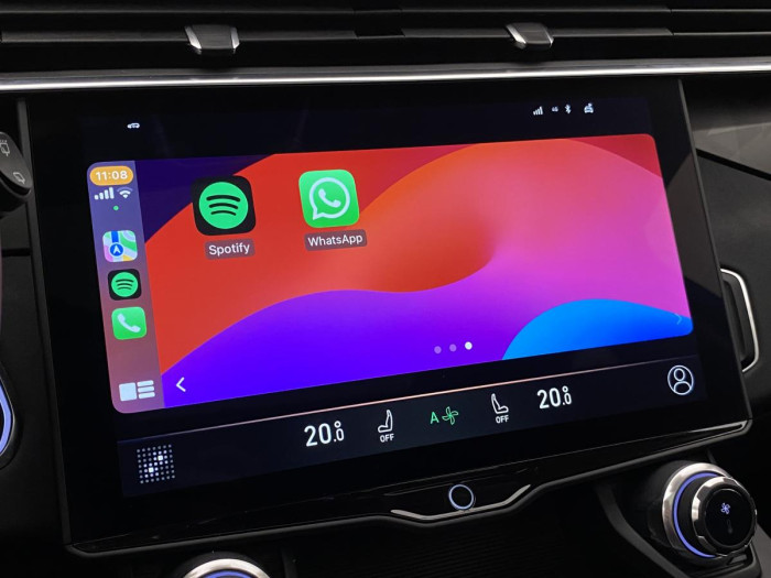 Lynk & Co 01 PHEV DCT AUT 1.maj. REZERVACE