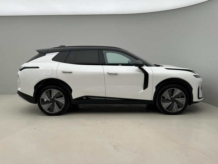 Lynk & Co 08 MORE PHEV
