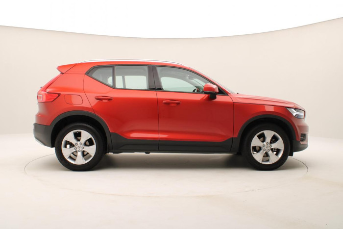 Volvo XC40 D3 MOMENTUM AUT REZERVACE 2.0 d Momentum