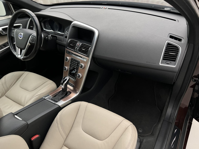Volvo XC60 D5 AWD SUMMUM AUT CZ 2.4 d Summum