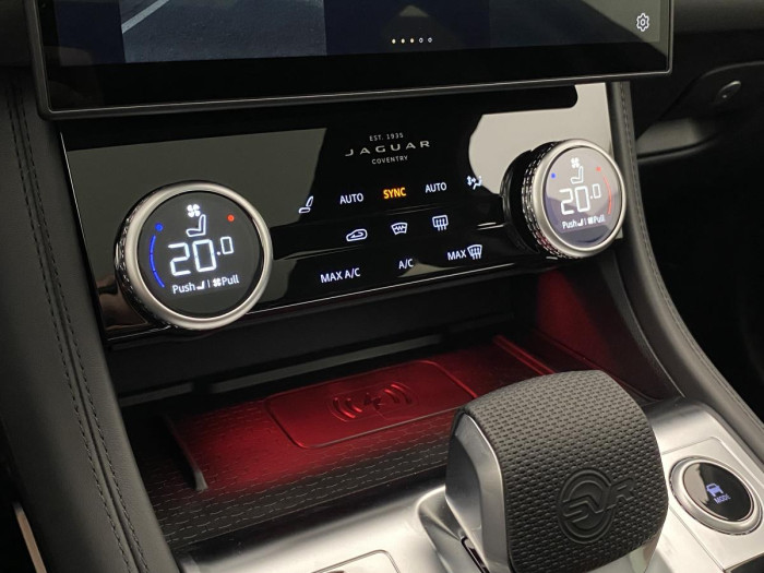 Jaguar F-Pace SVR 575 EDITION REZERVACE 5.0 Edition