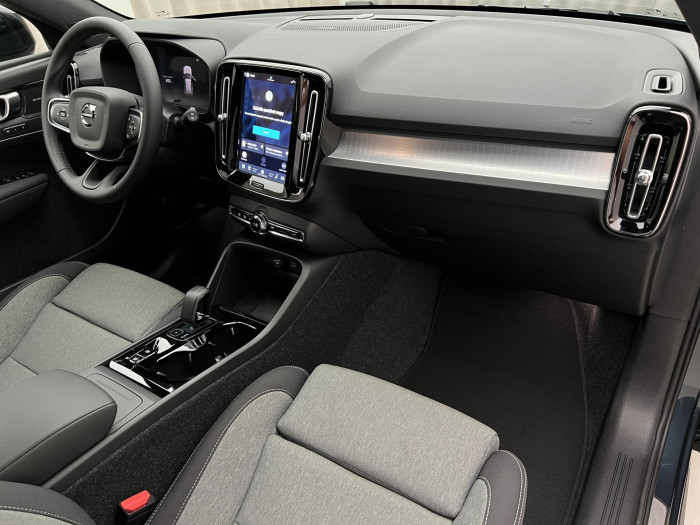 Volvo XC40 B3 AUT DARK PLUS