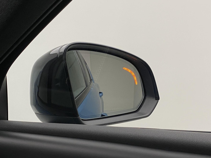 Volvo XC40 B3 DARK ULTRA AUT CZ