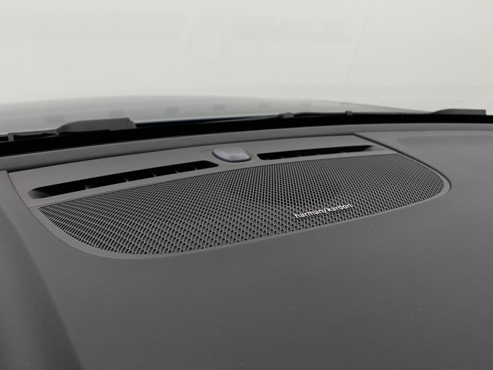 Volvo XC40 B3 AUT PLUS BLACK EDITION